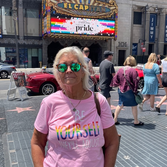 Meet your Posher, Jennifer - Picture 2 of 7